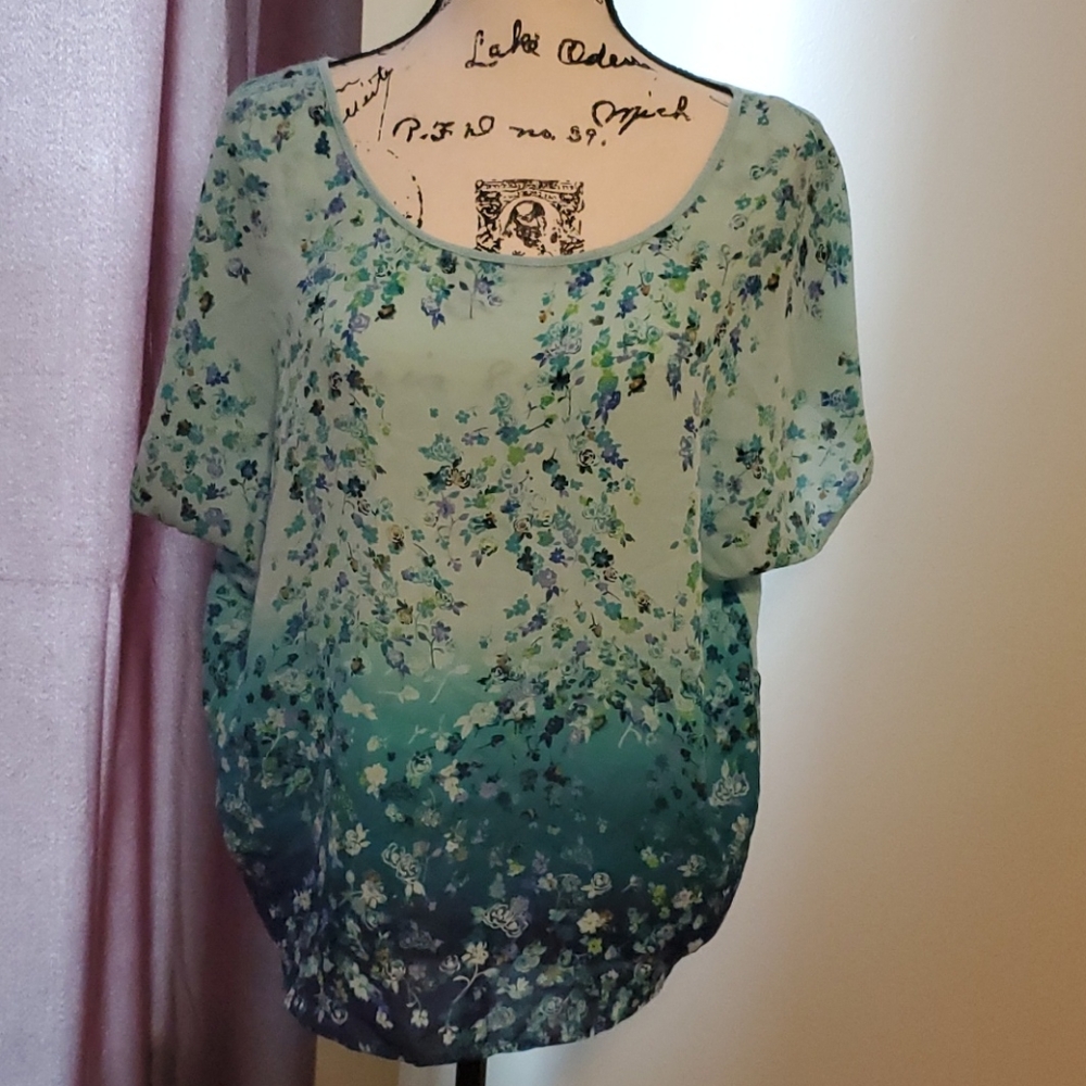 Blue floral top with keyhole in back